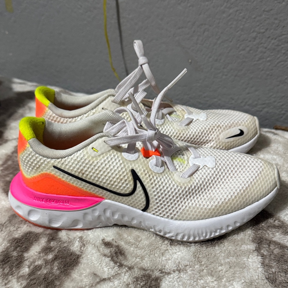 Nike Kids White and Neon Pink Sneakers